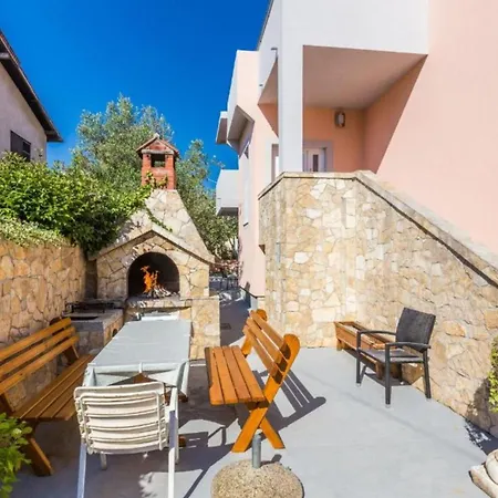 Modern In With Private Terrace Zára