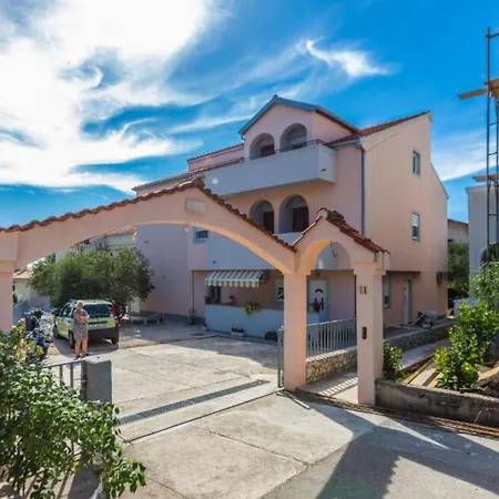 Apartament Modern In With Private Terrace